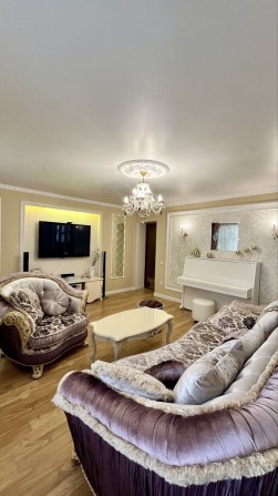 3-х ком квартира с ремонтом в кирпичном доме.Черемушки.Паркинг на 2 ав - фото 1