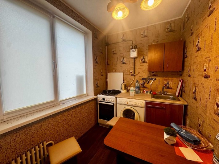 Продам  отличную 1 ком квартиру , Салтовка 602 м-р, метро Студенческая - фото 1