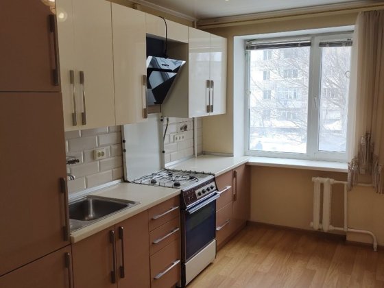 Продаю 3 х к чешку возле Надежды Николаев