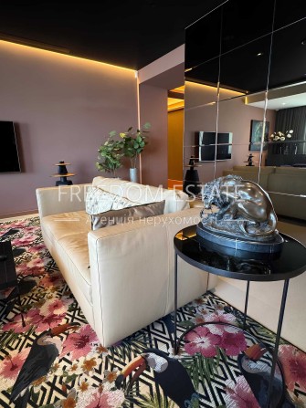 149 тыс.$  Эксклюзив! Дизайнерская квартира 150 м2 в центре /Научная / - фото 1