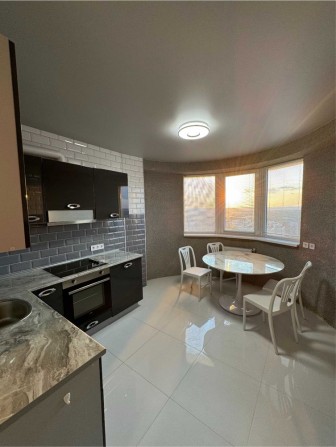 Продам 2 ком квартиру новострой Алексеевка, ЖК Победы 59, метро - фото 1