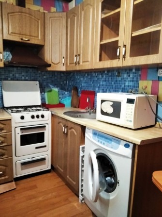 Срочно продам однокомнатную квартиру метро Индустриальная - фото 1