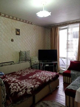 Продам 1 к.кв. м.Спортивная, Защитников Укр., Конный рынок - фото 1