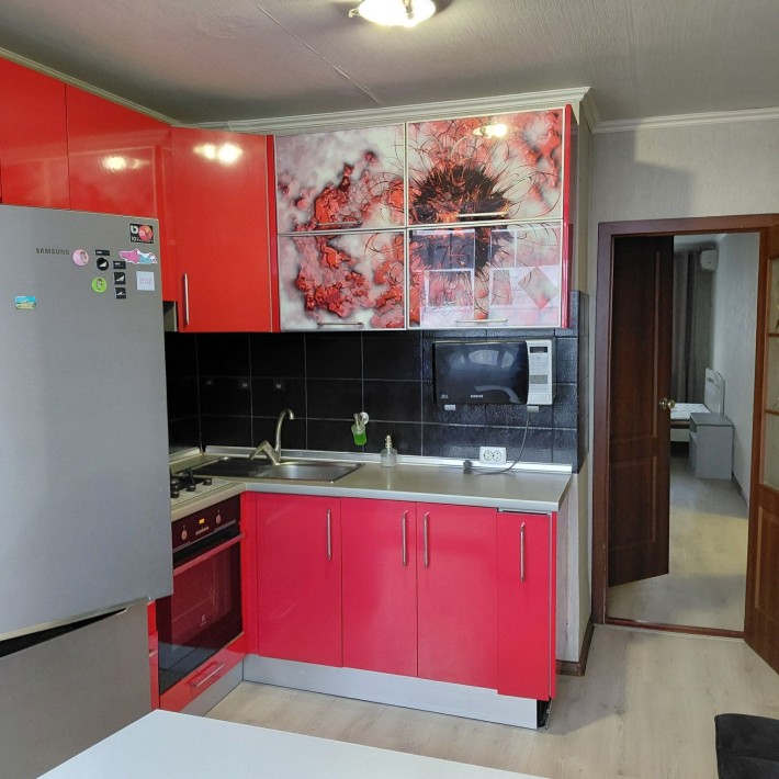 Велика 1ккв біля метро Спортивна,Автовокзал,Кінний - фото 1