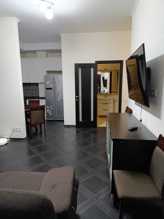 Продам 2х комнатную квартиру 48 метров новострой, новый ремонт   SM - фото 1