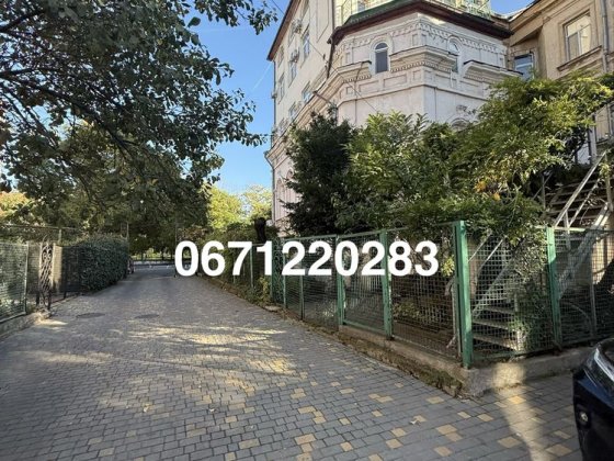 Топ локация, отдельно стоящее здание в  историческом центре Одессы! Одесса