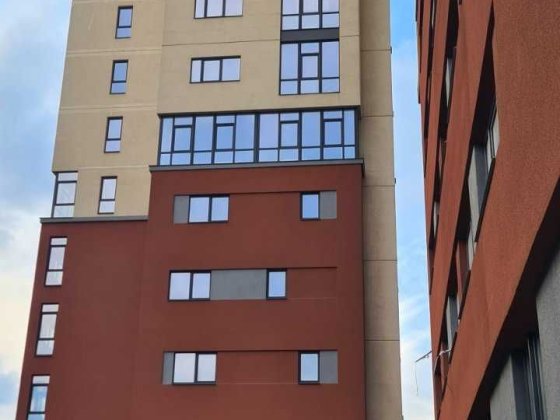 Продам 3х комнатную квартиру 93 м2  ЖК Кристалл Харьков