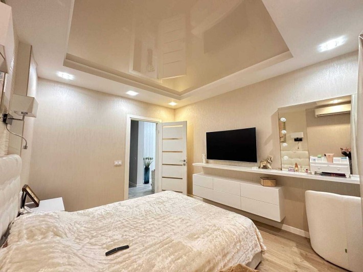 Продам 3х ком. квартиру с Авторским Ремонтом - фото 1