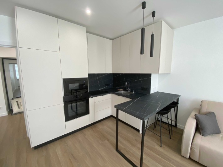 Продам 2 к.кв. 70,3 м2, Центр. Парк, ЖК "Сокольники" ул. Профессорская - фото 1