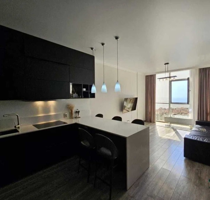 Продаж просторої квартири в Перлині на Французський бульвар вул. - фото 1