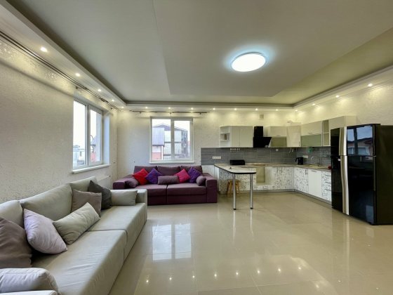 3 комнатная   86 метров  Кухня гостиная 40 метров Пригород Таирова Одесса