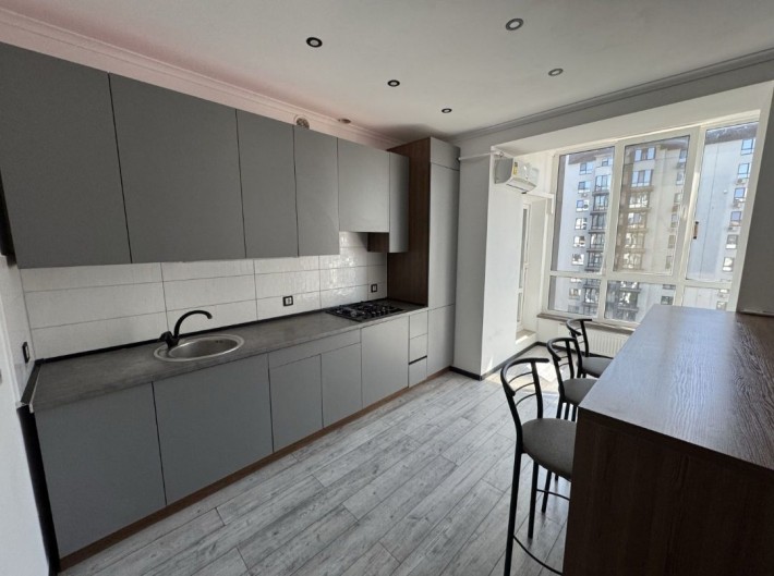 Продам 1-к квартиру з  новим дизайн ремонтом ЖК Уютний квартал - фото 1