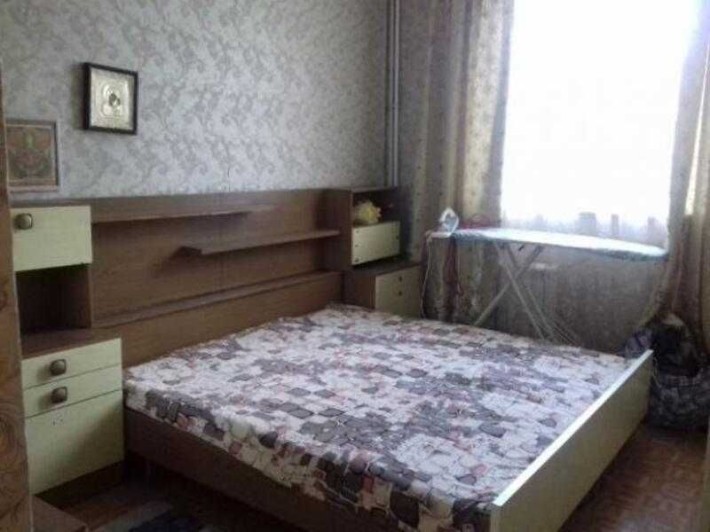 Продам  2 комн квартиру. Е- ВИДНОВЛЕННЯ. Рядом с метро. - фото 1