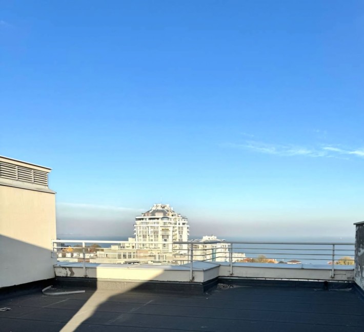 Элитный пентхаус с большой террасой. Французский бульвар МОРЕ - фото 1