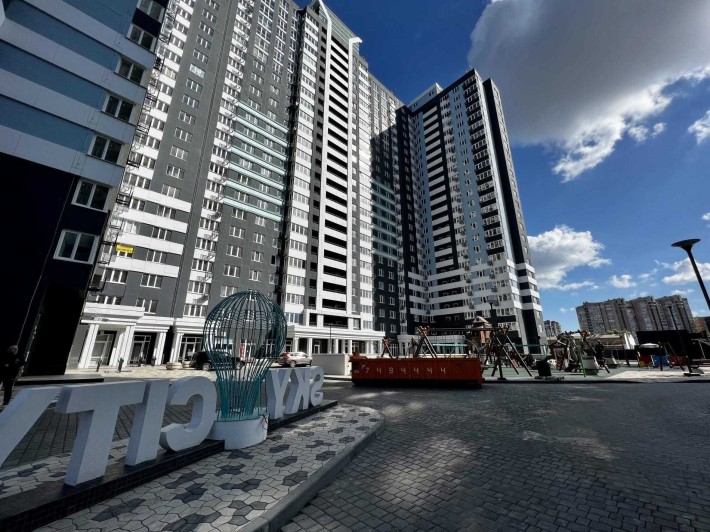 Продажа 1 комнатной квартиры ЖК
Скай Сити на ул. Варненской, 27а. - фото 1