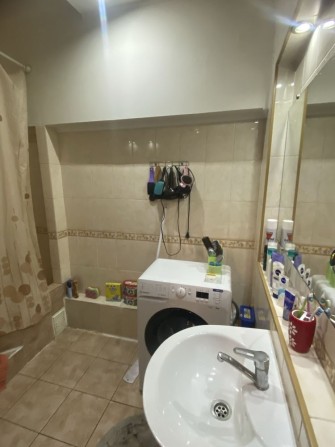 однокомнатная квартира, цокольный этаж - фото 1