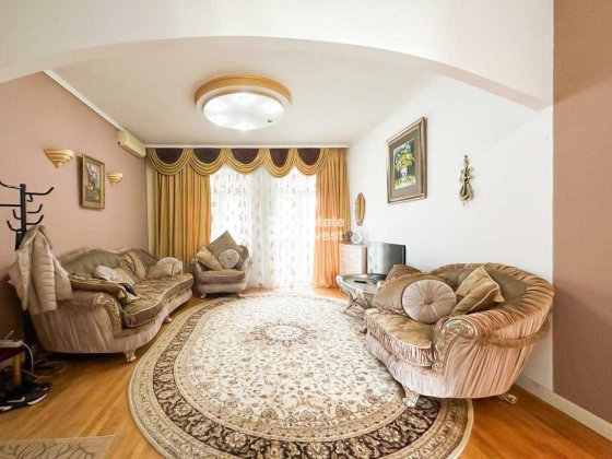 Продам 3 кімн. квартиру на вул. Євгена Котляра, 8/10 Харьков