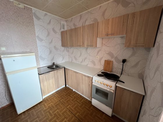 1 кімнатна 39.4 м2 -> вулиця Вишняківська 5 метро Позняки 7 хвилин Київ