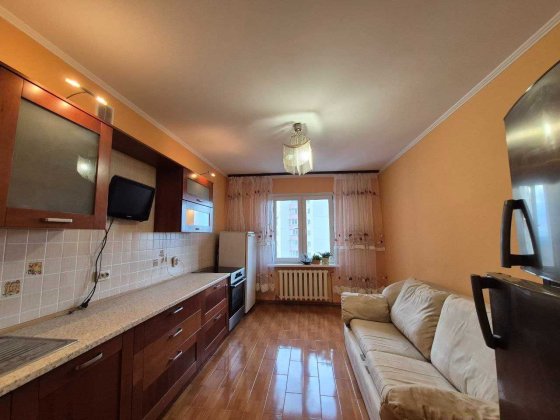 Милославська 4, 3к власник, генератор на опалення та водопостачання Киев