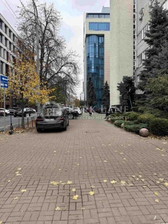 Князів Острозьких (Московська),   17/2  ВЛАСНИК чекає терміново - фото 1