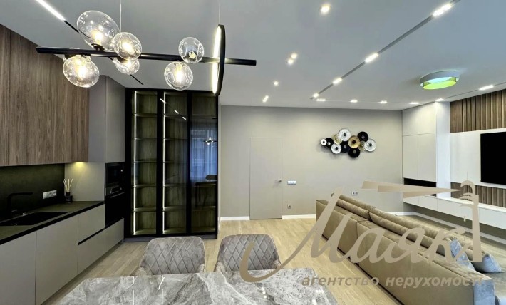 Продажа 3-х комнатной квартиры в ЖК Бульвар Фонтанов - фото 1