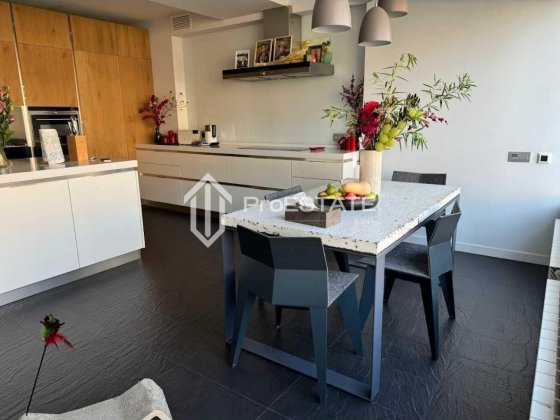 3х кімнатна О.Екстер, 9 (130 м2) 3 поверх Троєщина Киев