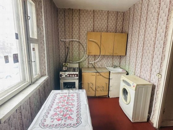 Продаж 1 кімн. квартири за адресою Райдужна 41 Киев