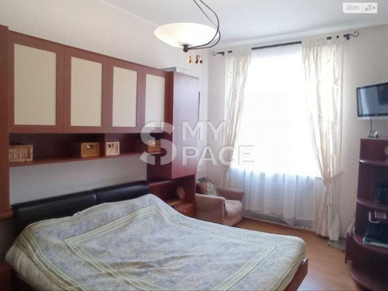 продаж 3к квартири центр Печерськ Загребельного 28 Киев