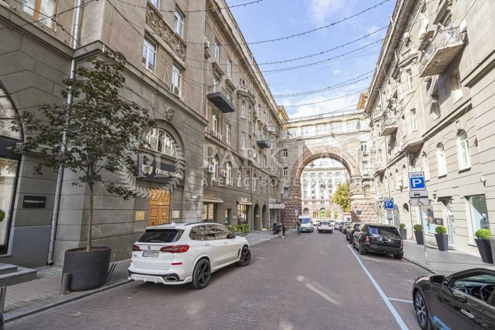 Продаж ексклюзивної дворівневої квартири (218м2) в Пасажі на Хрещатику - фото 1