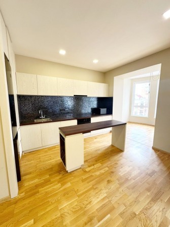 Продається дворівнева квартира в ЖК Оазис по вул. Івасюка 4 - фото 1