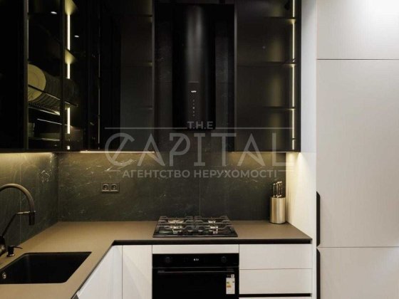 Продаж квартири 56 м² | Сталінка | Бойчука | Метро поруч Киев