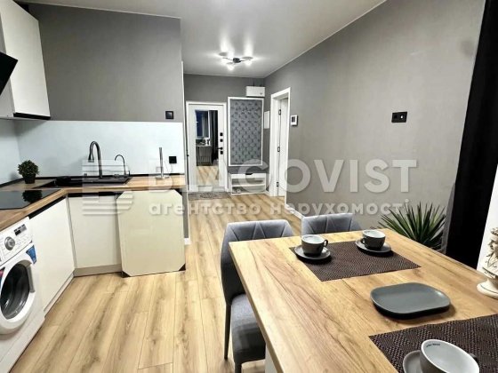 Продаж квартири вул.Кошиця 9, 1кімн., 41кв.м Київ