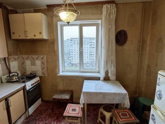 Тепла 1 кімнатна квартира з ГАЗОМ Троєщина Ч. Калини Маяковського 81Б Киев