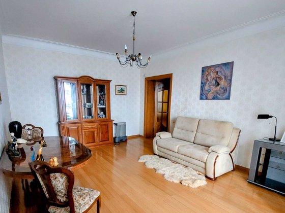 Продаж БЕЗ % просторої 3-кімнатної квартири сталінка на Печерську. Киев