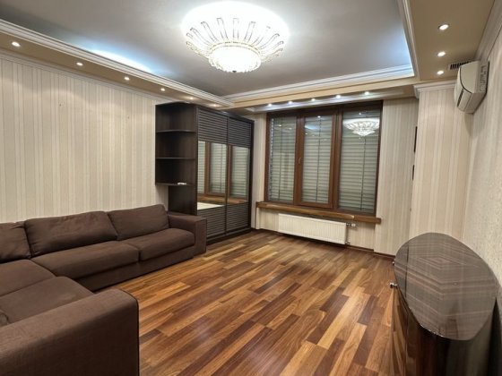 Продам 2-к Олимпийская ул.Жилянская Антоновича Саксаганского Киев