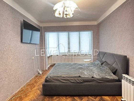 2-к кв  біля Русанівського каналу вул. Ентузіастів, 25/2 м Лівобережна Киев