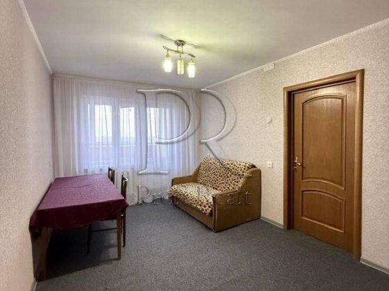 Продаж 2 кімн. квартири на набережній Дніпра за адресою вул Прирічна 1 Київ