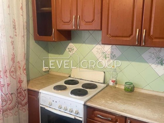 ГАРЯЧА ЦІНА ТЕРМІНОВО продаж 3-к 3-хв. від м.Вирлиця пр.Бажана,9д Киев