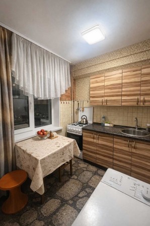 Продаж 2 кім кв. Дніпровська набережна 7А Дніпровський біля Дніпра - фото 1