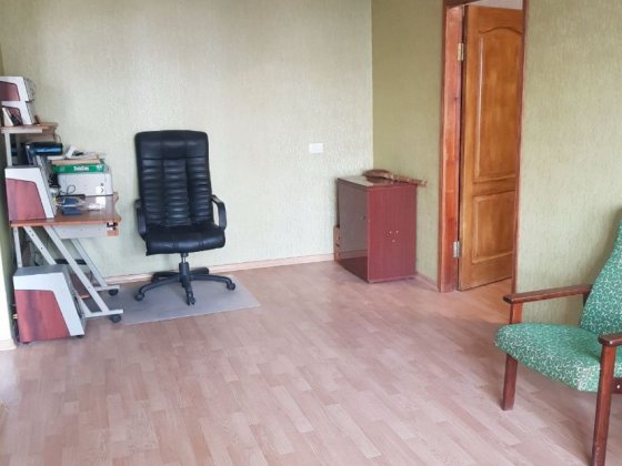 Продається затишна 2-кімнатна квартира на Привокзальній площі по вул. Захисників Миколаєва Николаев