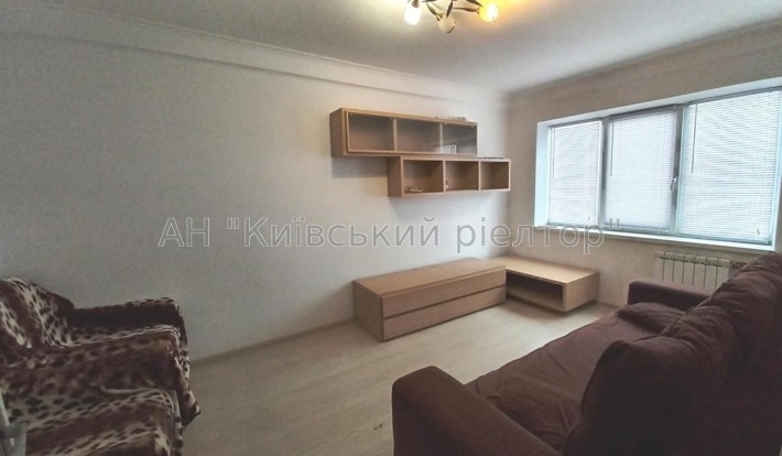 Продаж 2-кімнатної квартири Райдужний масив, пр-т Воскресенський 9Б - фото 1
