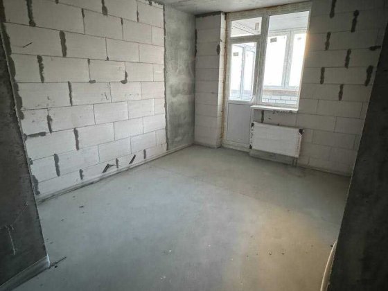 Продається простора 2-к квартира в ЖК Навігатор, після будівельників Киев