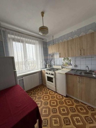 Видова на Дніпро Продаж 2к квартири Прирічна 19 Оболонь метро Мінська - фото 1