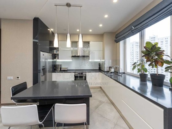 Продаж 6-кімнатної квартири по вул.Оболонська набережна,1 Киев