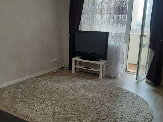 Продаж квартири метро Осокорки Київ