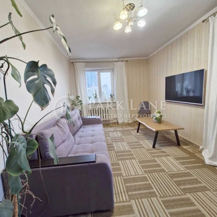 продаж квартири 2 кім вул. Федорова 9 ст. метро Олімпійська - фото 1