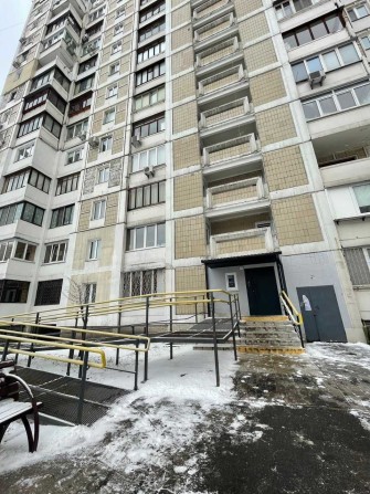 Продаж 4-к квартири на Срібнокільській - фото 1