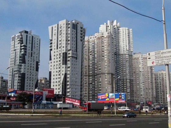 Продам 3-кімнатну квартиру по вул. Срібнокільська 3-Г (ЖК «Корона») Киев