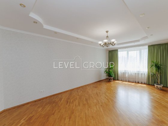 3-кімнатна квартира, 101 м², Дарницький район Київ