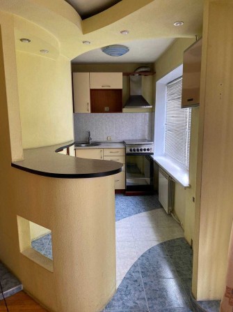 Продається 1-кімнатна квартира-студія, бул. Лесі Українки, 9. - фото 1